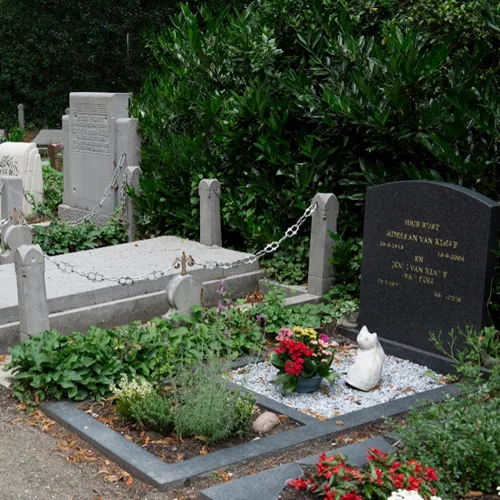 Headstones, Plaques & Memorials